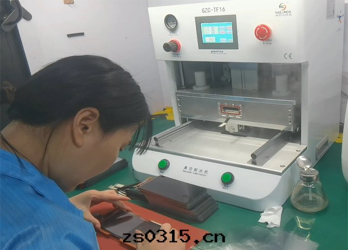 真(zhēn)空(kōng)貼合機(jī)使用(yòng)注意(yì)事(shì)項